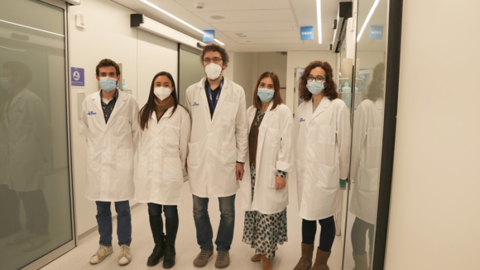 Pere Barba i part de l'equip de teràpia CAR-T