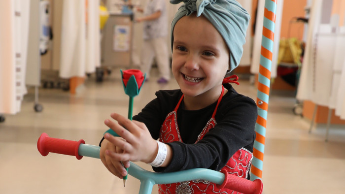 Pacient amb una rosa